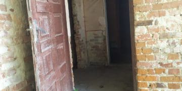 Люди обурюють через занедбаний туалет біля автостанції у Бережанах (Фото)