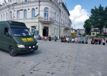 На щиті повернувся до рідного села стрілець-снайпер із Борщівщини