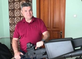 Антидронову рушницю вартістю 15 000 євро передали військовим волонтери з Тернопільщини