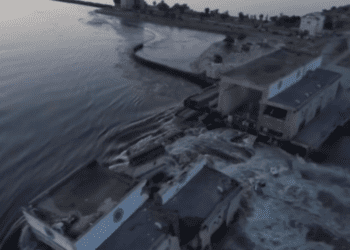 На Херсонщині оголосили евакуацію через підрив окупантами Каховської ГЕС (Відео)