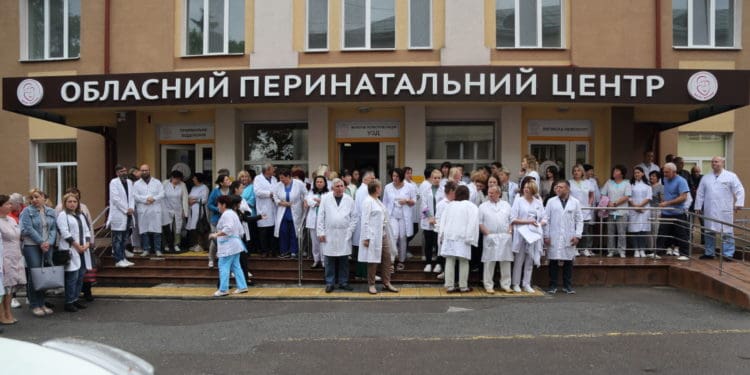 “Перинатальний центр – бренд Тернополя”: медики установи виступили проти об’єднання з дитячою лікарнею