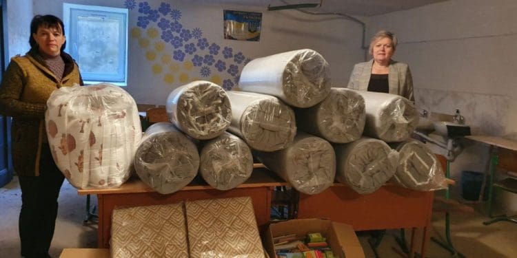 Поляк, який понад 20 років живе у Кременці, допомагає військовим, лікарням і переселенцям