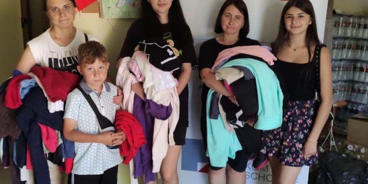 Поляк, який понад 20 років живе у Кременці, допомагає військовим, лікарням і переселенцям