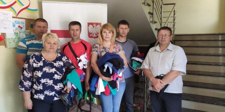 Поляк, який понад 20 років живе у Кременці, допомагає військовим, лікарням і переселенцям