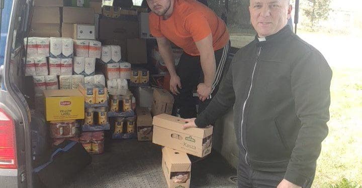 Поляк, який понад 20 років живе у Кременці, допомагає військовим, лікарням і переселенцям