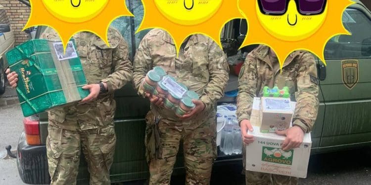 Поляк, який понад 20 років живе у Кременці, допомагає військовим, лікарням і переселенцям