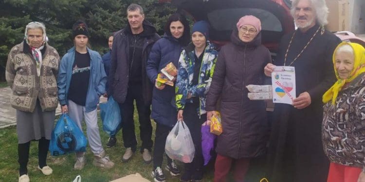 Поляк, який понад 20 років живе у Кременці, допомагає військовим, лікарням і переселенцям