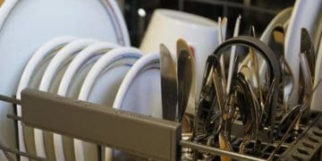 Як правильно чистити посудомийну машину: рекомендації