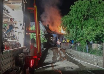 Гараж, літня кухня і господарська будівля горіли у Скалатській громаді