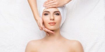 Масаж обличчя: користь, показання та техніки