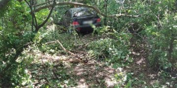 Водія і пасажира госпіталізували через з’їзд у кювет на Бучачині