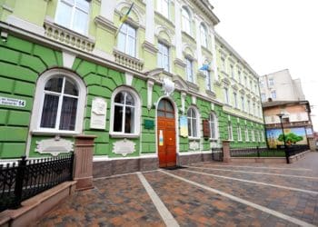 Одна із фракцій у Тернопільській міській раді виступила проти реорганізації Української гімназії