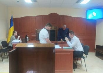 Через пів року у суді справу тернопільського експодатківця про хабар досі не почали розглядати по суті