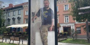 Фото пораненого захисника із Тернополя розмістили на вулицях Вільнюса під час саміту НАТО