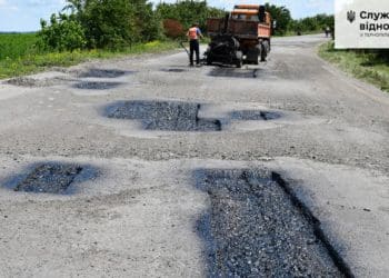 На 9 державних дорогах Тернопільщини цього тижня латали ями