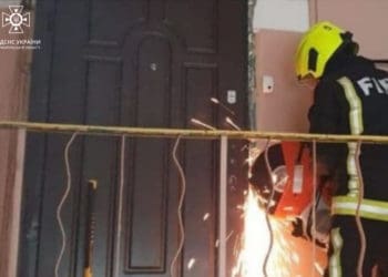 Визволяли двох дітей, які зачинилися в квартирі у Тернополі