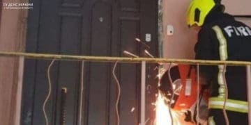 Визволяли двох дітей, які зачинилися в квартирі у Тернополі