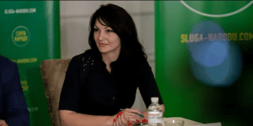 Членство нардепки з Тернопільщини у фракції партії «Слуга Народу» призупинено, – Арахамія