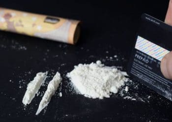 9 років за ґратами проведе тернополянка, у якої знайшли 56 пакетиків з психотропами