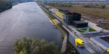 Заростає бур’янами єдина в Україні Водна арена у Тернополі за понад сто мільйонів