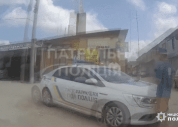 Лаявся і погрожував розправою: водій-блогер зі Зборівщини хотів спровокувати патрульних (Відео)