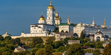 На Хмельниччині заборонили проводити масові походи до Почаївської лаври