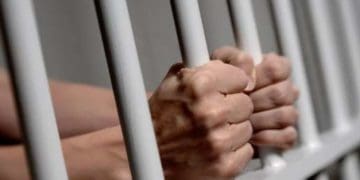 8 років за ґратами присудили неповнолітньому, який напідпитку зґвалтував 8-класницю на Тернопільщині