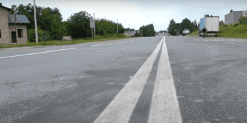 На Бродівській у Тернополі водії переробили подвійну суцільну лінію щоб повертати  