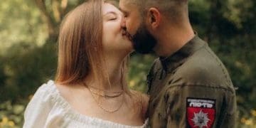 Обоє колишні поліцейські: у Тернополі одружився боєць бригади “Лють”