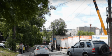 Будівництво на Шпитальній у Тернополі продовжується попри слідство: втрутився начальник поліції