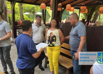 Повідомили про підозру викладачці ЗУНУ, яка за гроші обіцяла посприяти у вступі