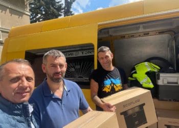 Швейцарець Марсель Кюблер привіз повний бус допомоги у штаб «Української команди» в Тернополі