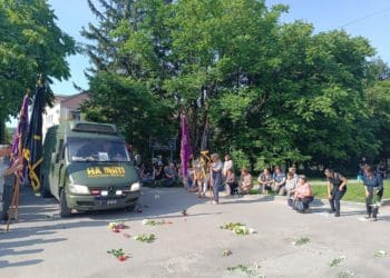 Одразу двох захисників України провели в останню путь у Борщівській громаді