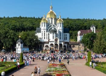 За перемогу України та за Боже благословення для українського народу молились у Зарваниці