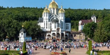 За перемогу України та за Боже благословення для українського народу молились у Зарваниці