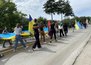 Захисника України Ярослава Костина провели в останню путь в Золотниківській громаді
