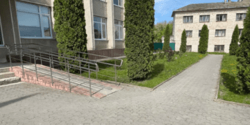 У Гусятині проблеми із дотриманням будівельних норм: уповноважений з прав людини перевірив  