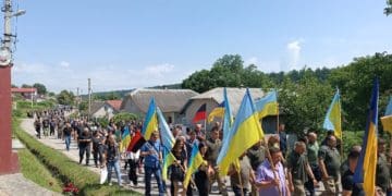 Борщівська громада провела в останню путь захисника України Віталія Лавренюка
