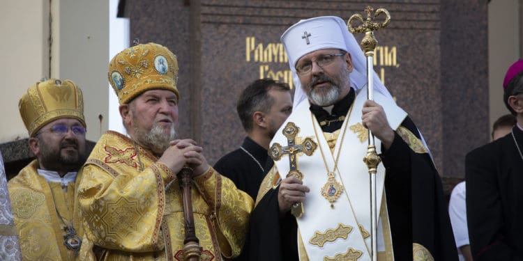 «Ми прийшли до Мами, щоб принести Їй наш біль»: у Зарваниці – Всеукраїнська проща