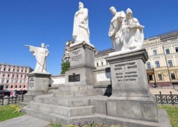 монумент княгині Ользі