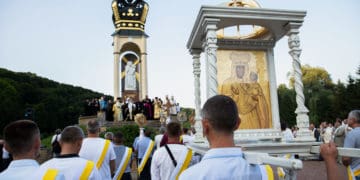 «Ми прийшли до Мами, щоб принести Їй наш біль»: у Зарваниці – Всеукраїнська проща