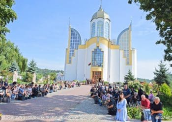 Добровольцем пішов боронити Україну: захисник Руслан Орел на щиті повернувся до Чорткова