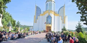 Добровольцем пішов боронити Україну: захисник Руслан Орел на щиті повернувся до Чорткова