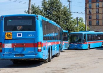 Ще вісім громад Тернопільщини отримали шкільні автобуси