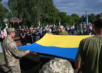 Із захисником України Віктором Якубовським попрощалися у Лановецькій громаді