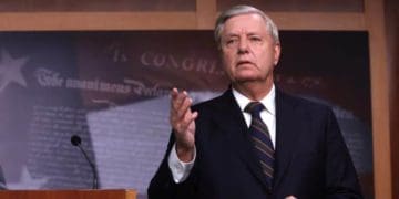 Ліндсі Грем