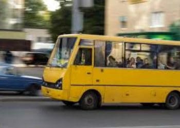 Жінка випала з маршрутки у Тернополі: поліція з’ясовує обставини