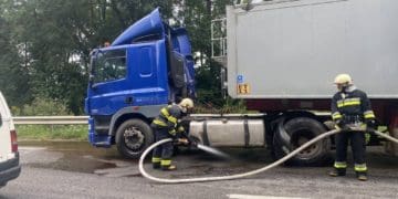 Витік палива з вантажівки стався через ДТП на трасі Тернопіль-Рава-Руська