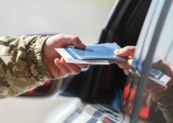 Житель Тернопільщини заплатив великі гроші за “виїзд за кордон”, але його не випустили