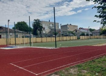 Підозрюють підприємця, який недогледів поганий ремонт спортмайданчика у Підволочиську